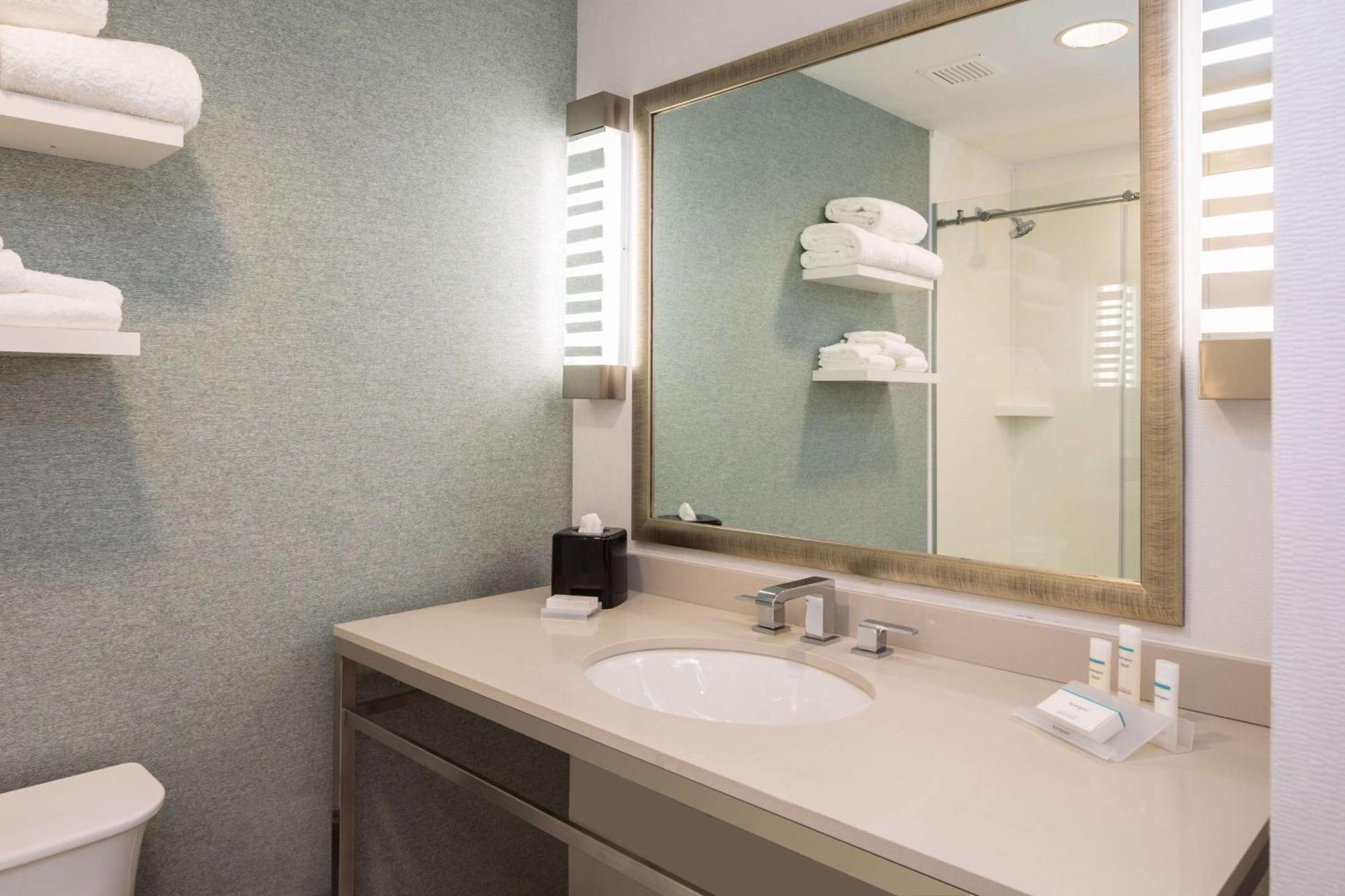 Hilton Garden Inn Pittsburgh Airport Moon Township Bagian luar foto